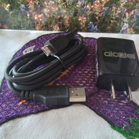 Micro USB charger & adapter Nwt - Picture 2 of 2